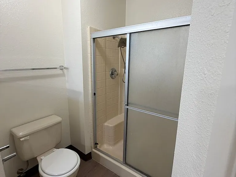 1635 E Eastbrook Ave — Photo 16