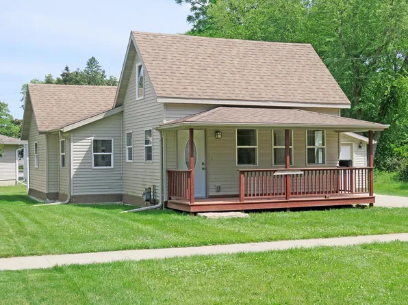210 West St, Decorah, IA 52101