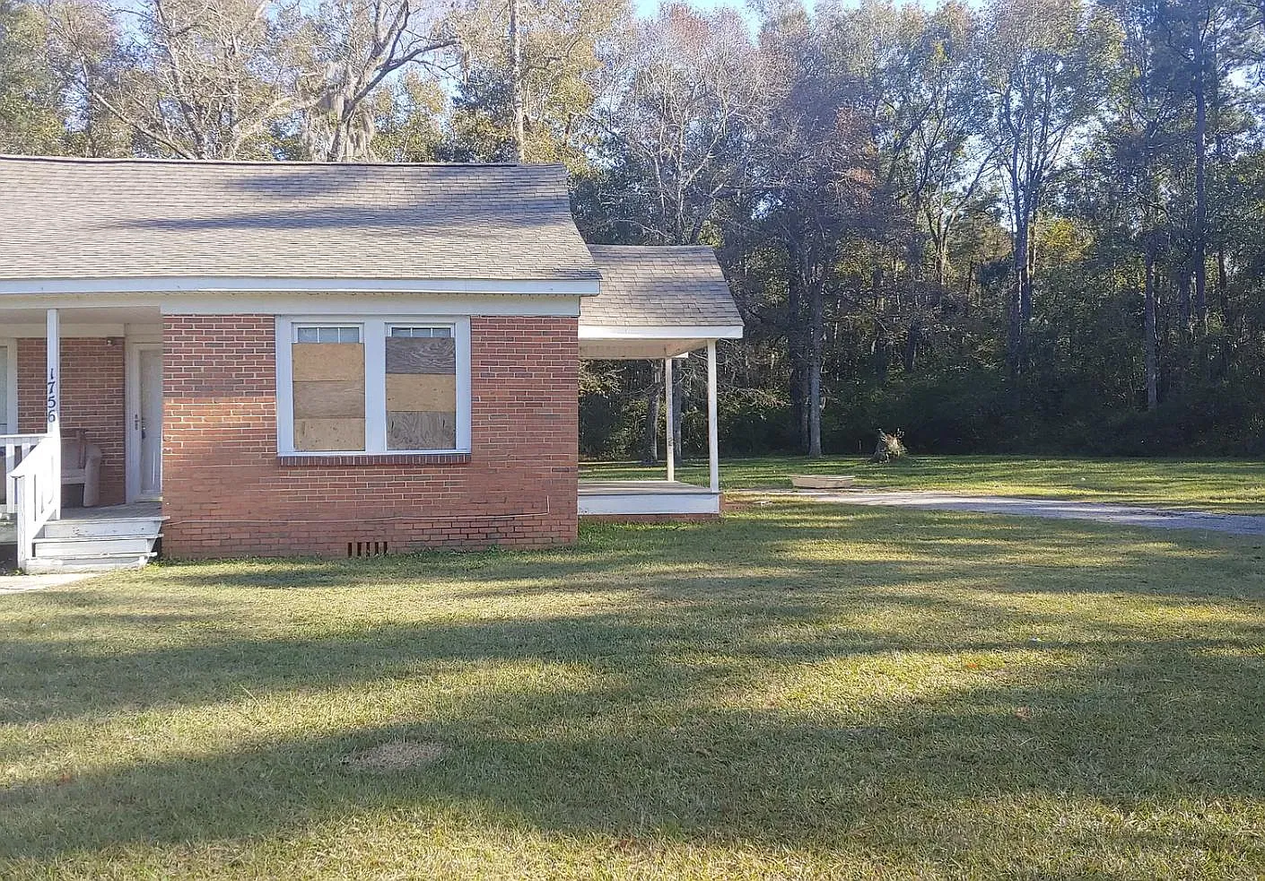 3 bed, 1.5 bath, 1600 sqft, $1,700 — Photo 2