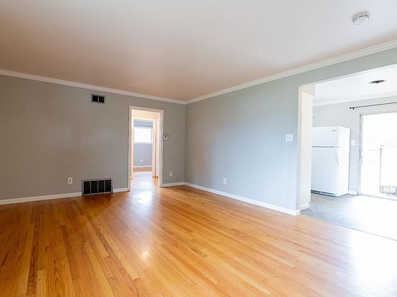 5th image of 401 - 411 Underhill Drive #2