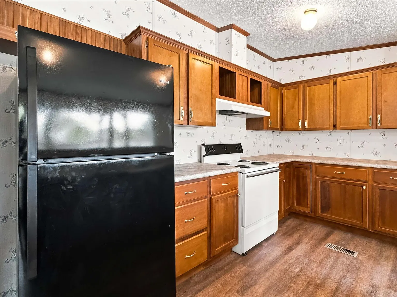4 bed, 2.0 bath, 1568 sqft, $1,895 — Photo 4