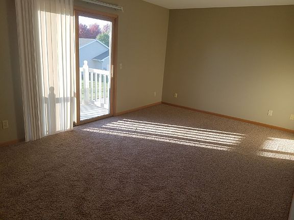 5th image of 3022 Becker Dr APT C