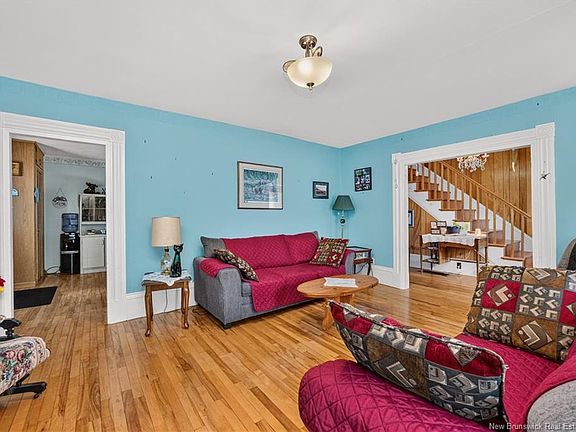 3rd image of 5910 King St