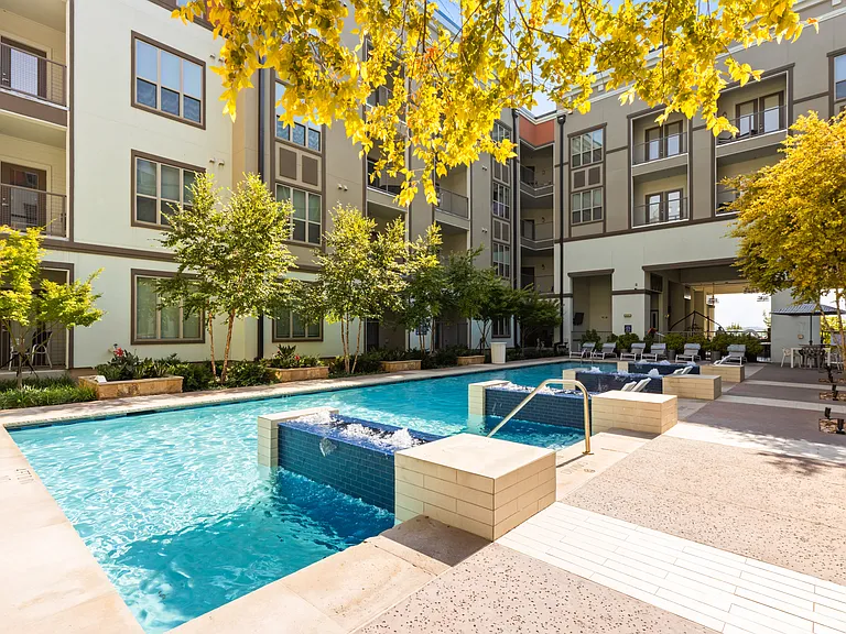 Rocklyn at Samuels Ave — Photo 11