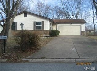 17 S Dianne Dr, Saint Peters, MO 63376