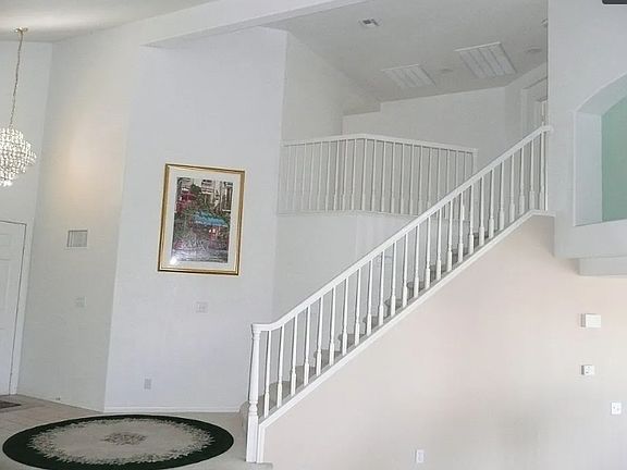 3rd image of 920 Cedarcliff Ave