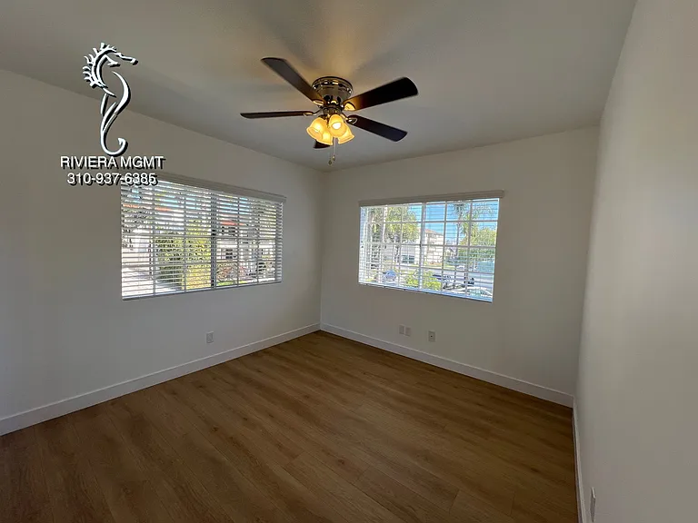 927 W 10th St #1 — Photo 17