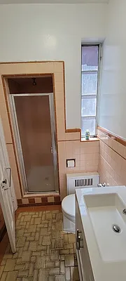 Rented by EZ Sell Realty | media 9