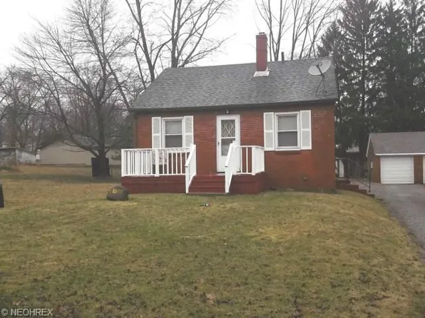 3279 Woodbine Ave, Warren, OH 44484