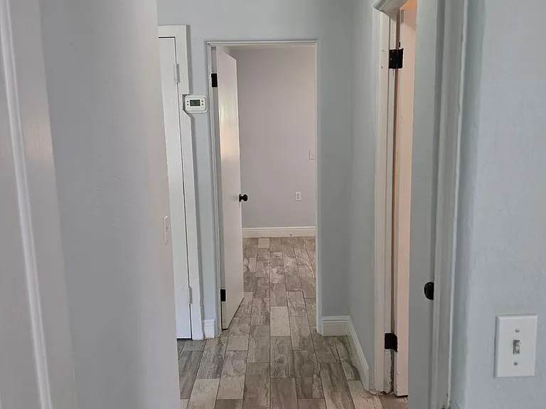 2205 S Park Ave — Photo 24