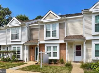 106 Saint Charles Sq, Sterling, VA 20164
