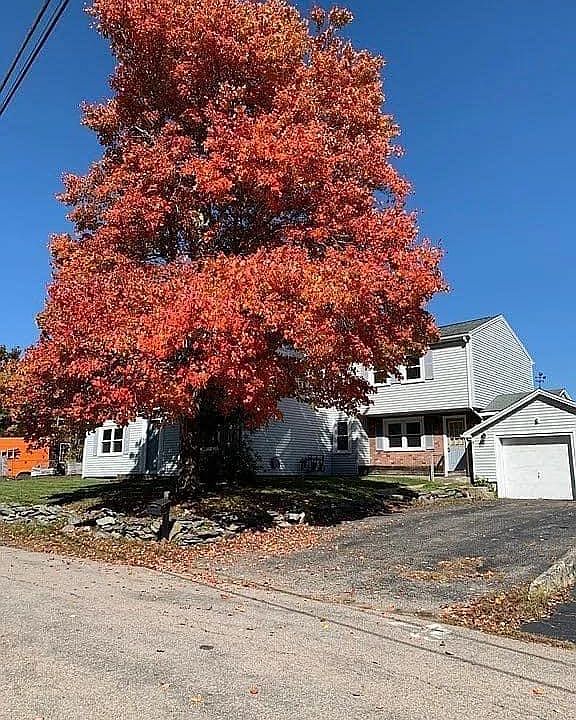 1st image of 17 Emerald St #17