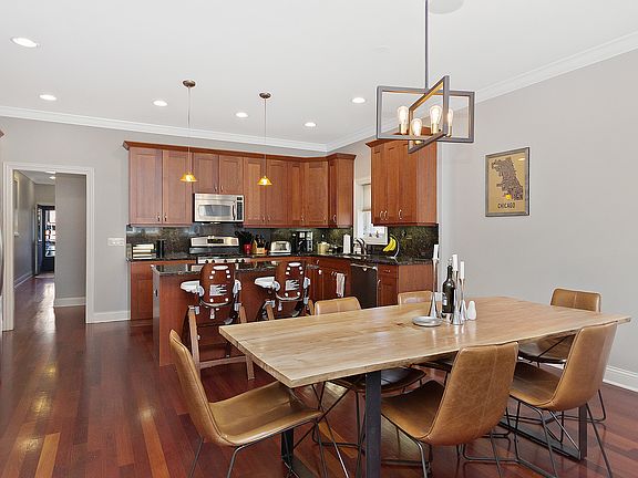 4th image of 1708 W Diversey Ave #1