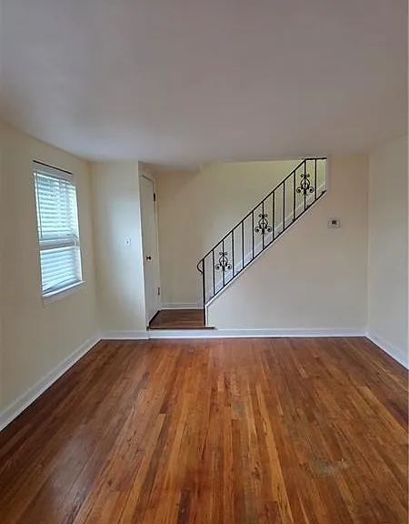 155 Pennoak Dr — Photo 2