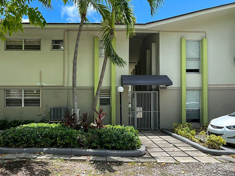 2900 Bird Ave — Photo 5