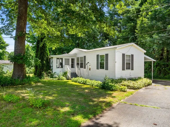 1 1st Ave, Merrimac, MA 01860