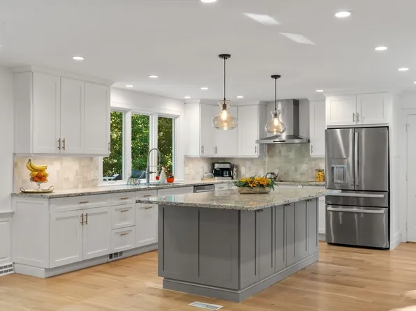 216 Clapboardtree St, Westwood, MA 02090