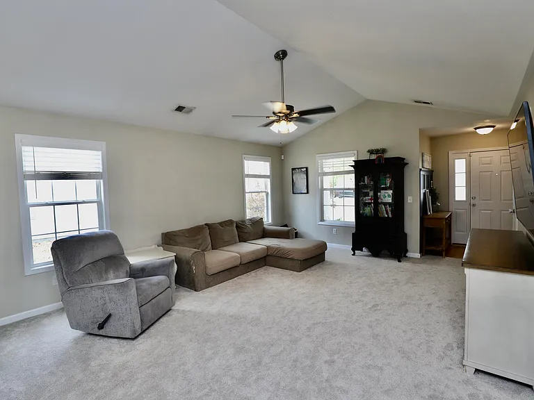 1116 Waverly Place Dr — Photo 12