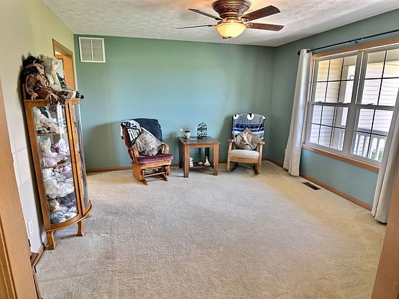 4th image of 5971 Hickory Dr