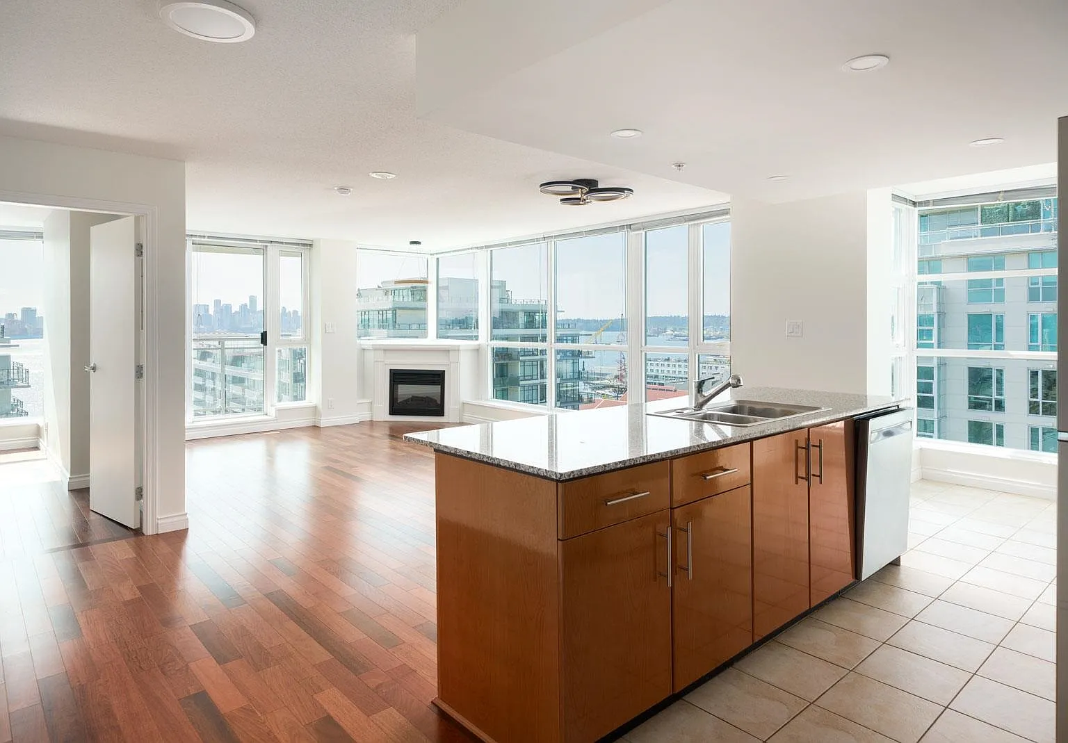 2 bed, 1186 sqft, $4,100 — Photo 3