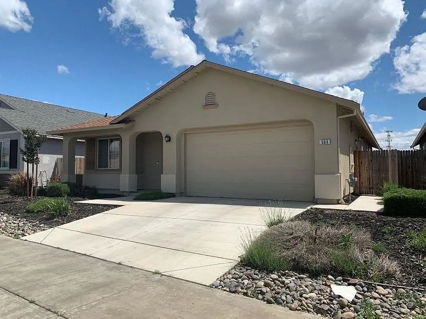 564 Samuel Way photo 1