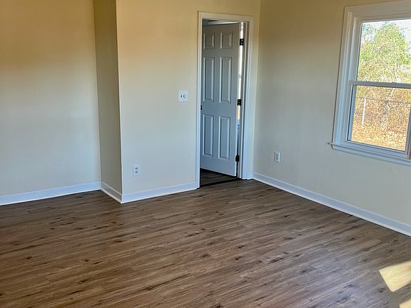 4th image of 75 Campbell Mill Rd