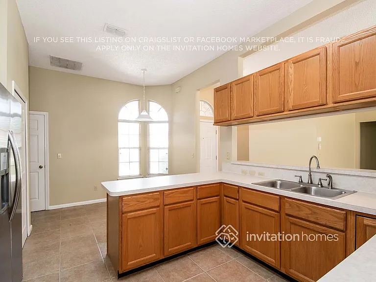 1737 Chalet St — Photo 7