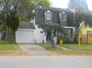 414 McIntyre Ave, Taft, TX 78390