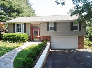 1002 Curve Rd, Pearisburg, VA 24134