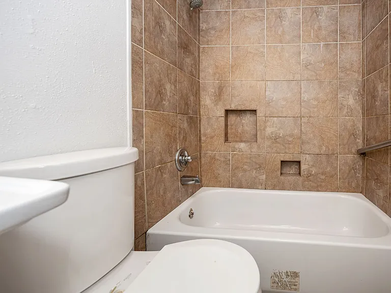 5612 Rose Dr — Photo 16