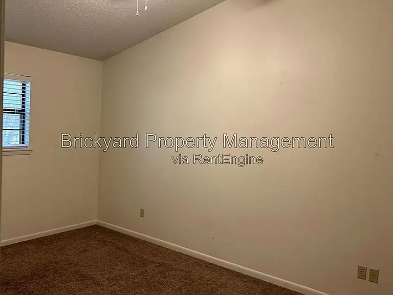 3004 Charlinda St — Photo 5