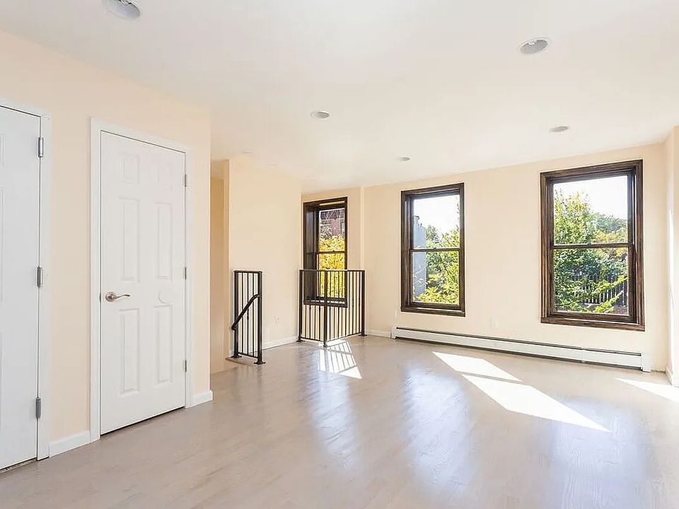 1st image of 69 Douglass St #2