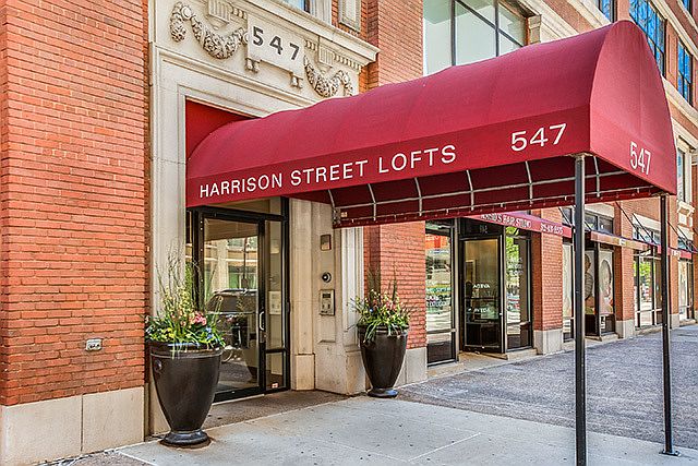 1st image of 547 S Clark St APT 505