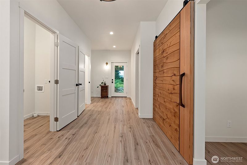4th image of 1580 West Beach Road
