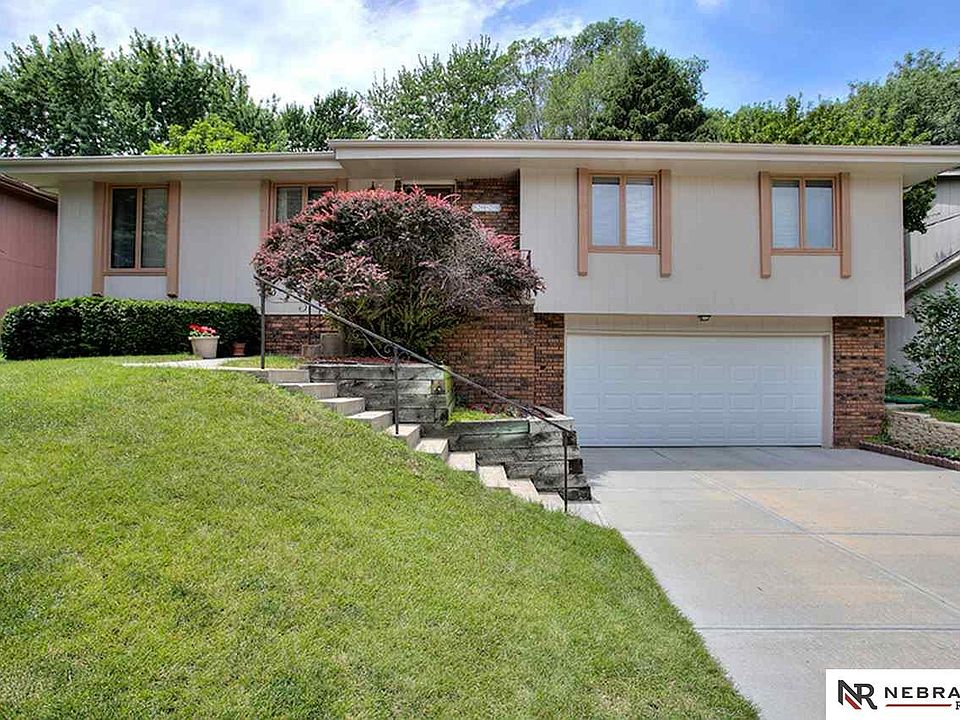 1st image of 2928 S 159th Cir