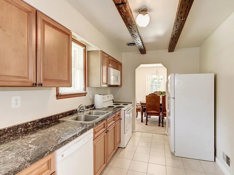 6275 Fenwick Rd — Photo 8