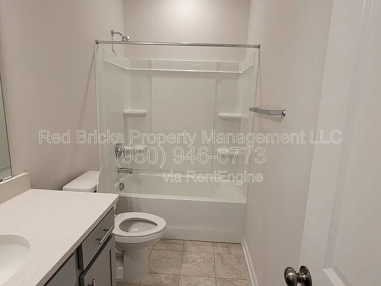 2354 Donnelly Hills Ln — Photo 23