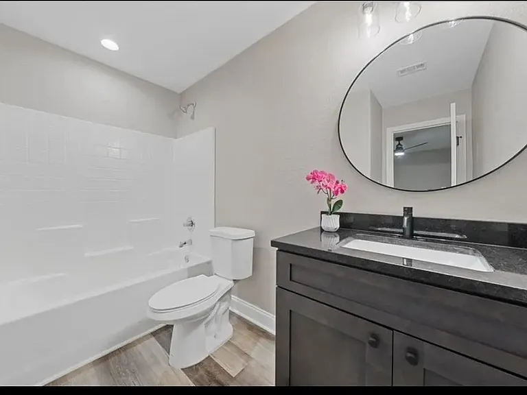 2024 Bagby Ave #B — Photo 3