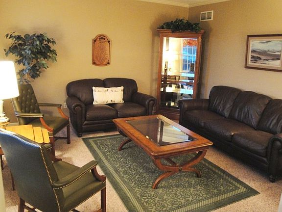 2nd image of 145 Jade Cir