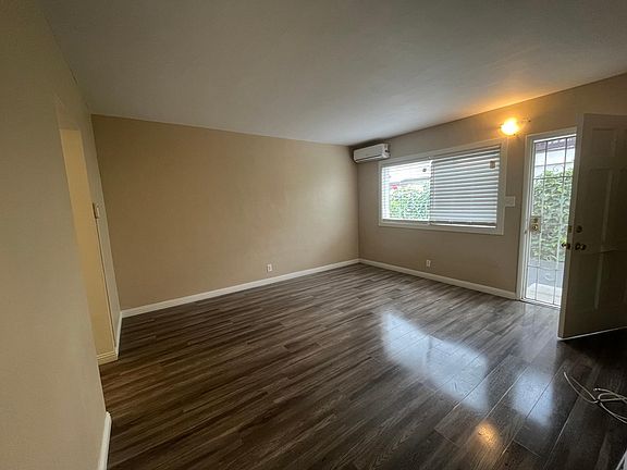 2nd image of 14121 Sylvan St