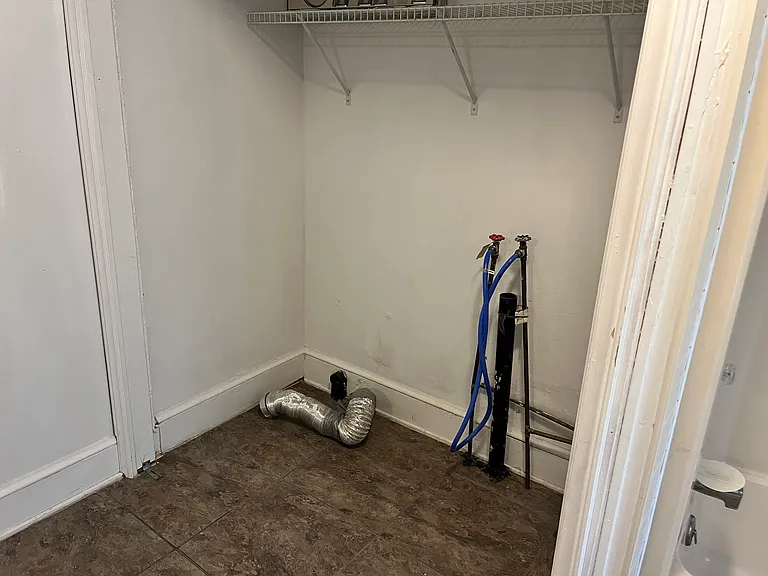 208 Price St — Photo 13