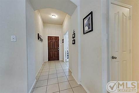 4th image of 428 Crown Oaks Dr