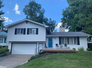 2212 Sunnyside Ave, Burlington, IA 52601