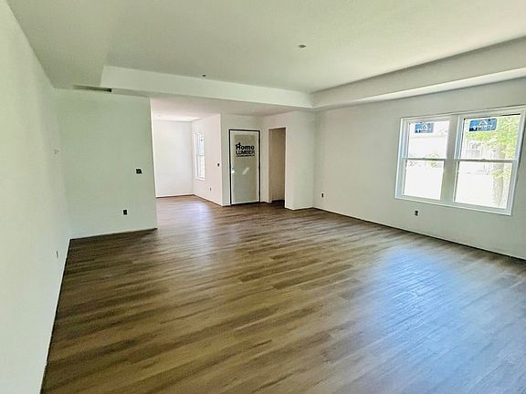 4th image of 102 Maumee Ln