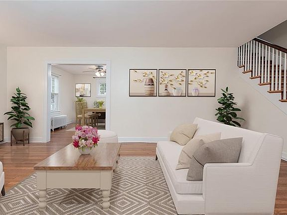 2nd image of 607 Lincoln Pl