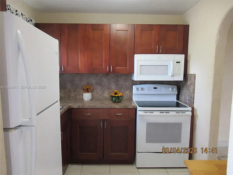 8285 Sunrise Lakes Blvd #208 — Photo 7