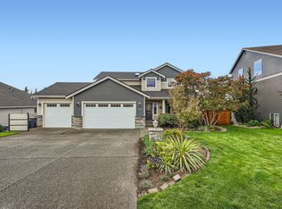 21725 Quiet Water Loop E, Lake Tapps, WA 98391