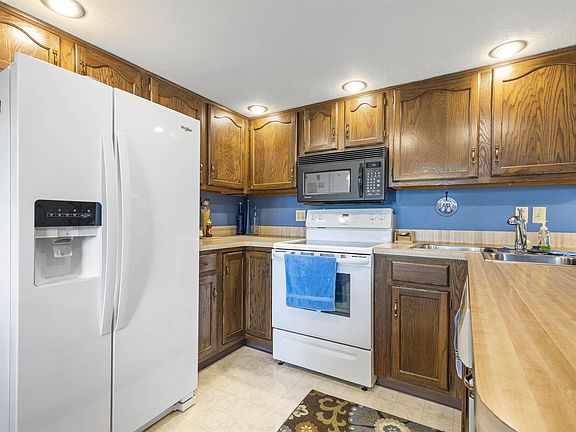 4th image of 2105 Croydon Ave