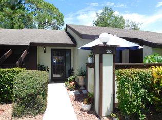 302 Cactus Hill Ct, Royal Palm Beach, FL 33411