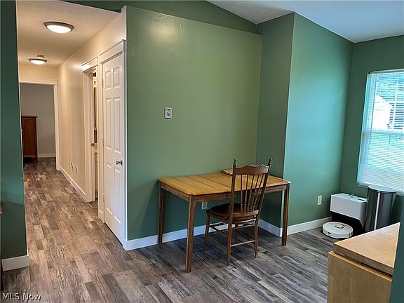 4th image of 991 Nevin St